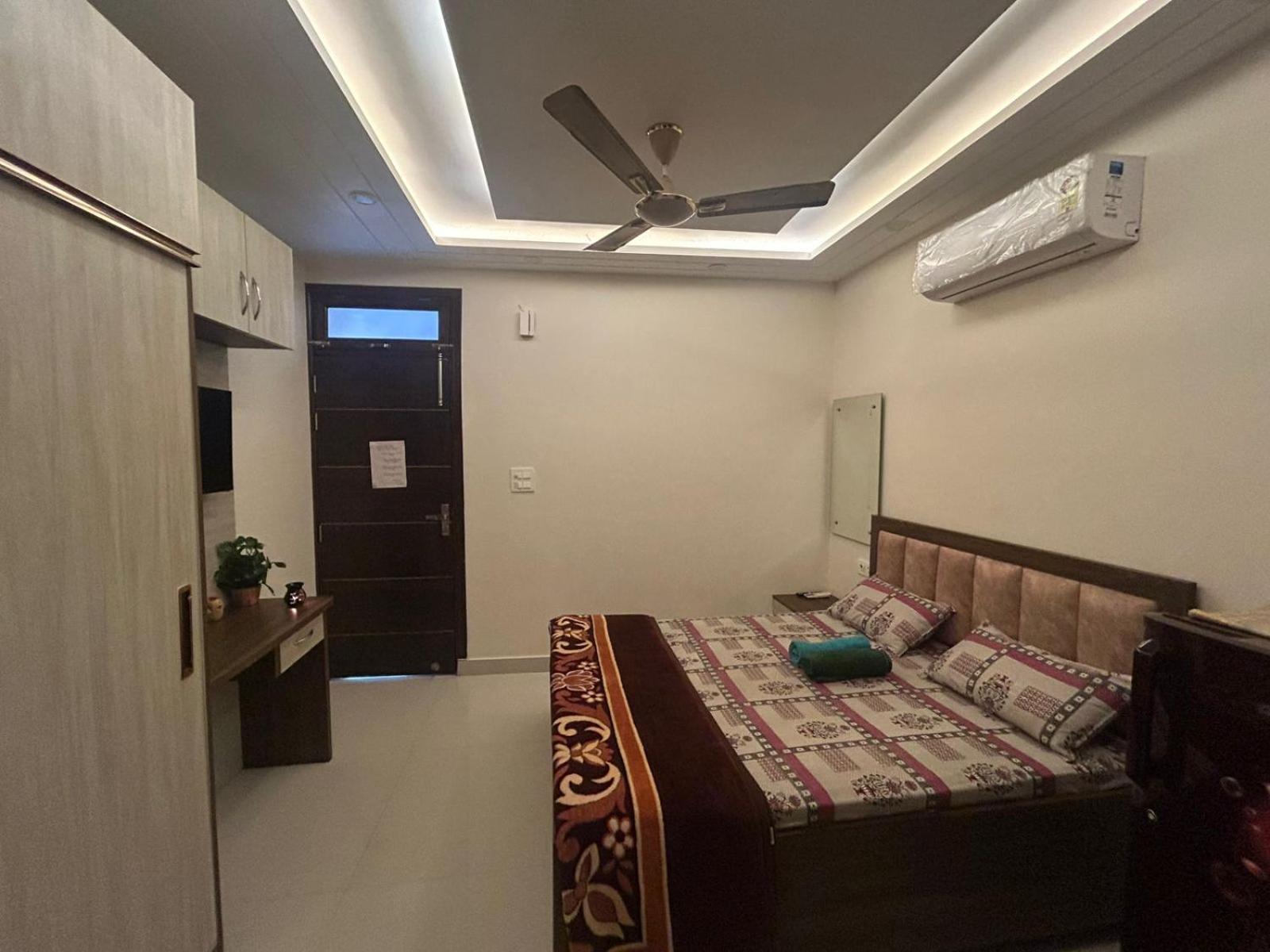 Apartment The Hideaway In South Delhi